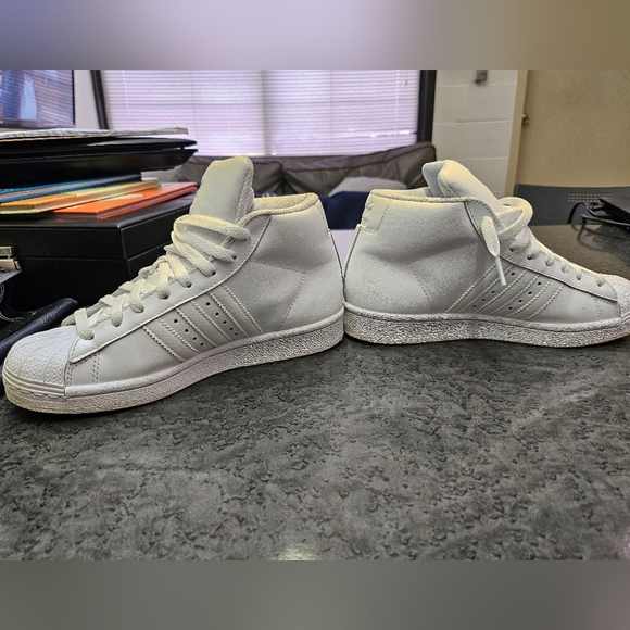 Adidas Pro Model 4.5 - Picture 3 of 8